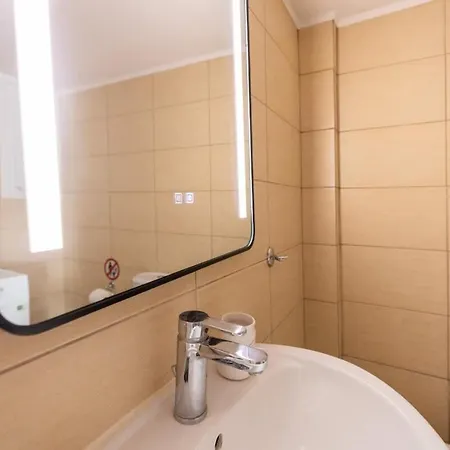 Egnatia Spacious 3 Bd In *