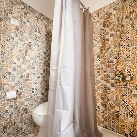 Egnatia Spacious 3 Bd In 公寓