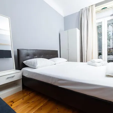 Egnatia Spacious 3 Bd In 公寓