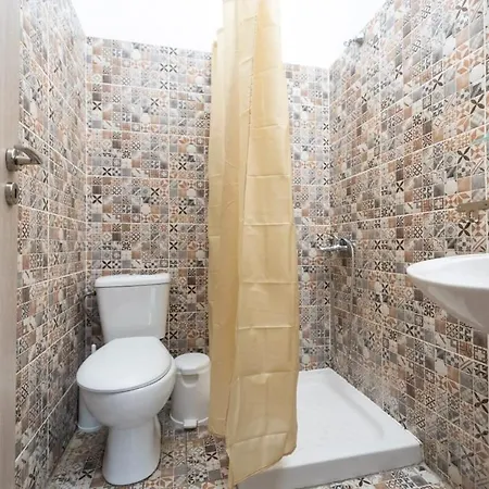 公寓 Egnatia Spacious 3 Bd In *